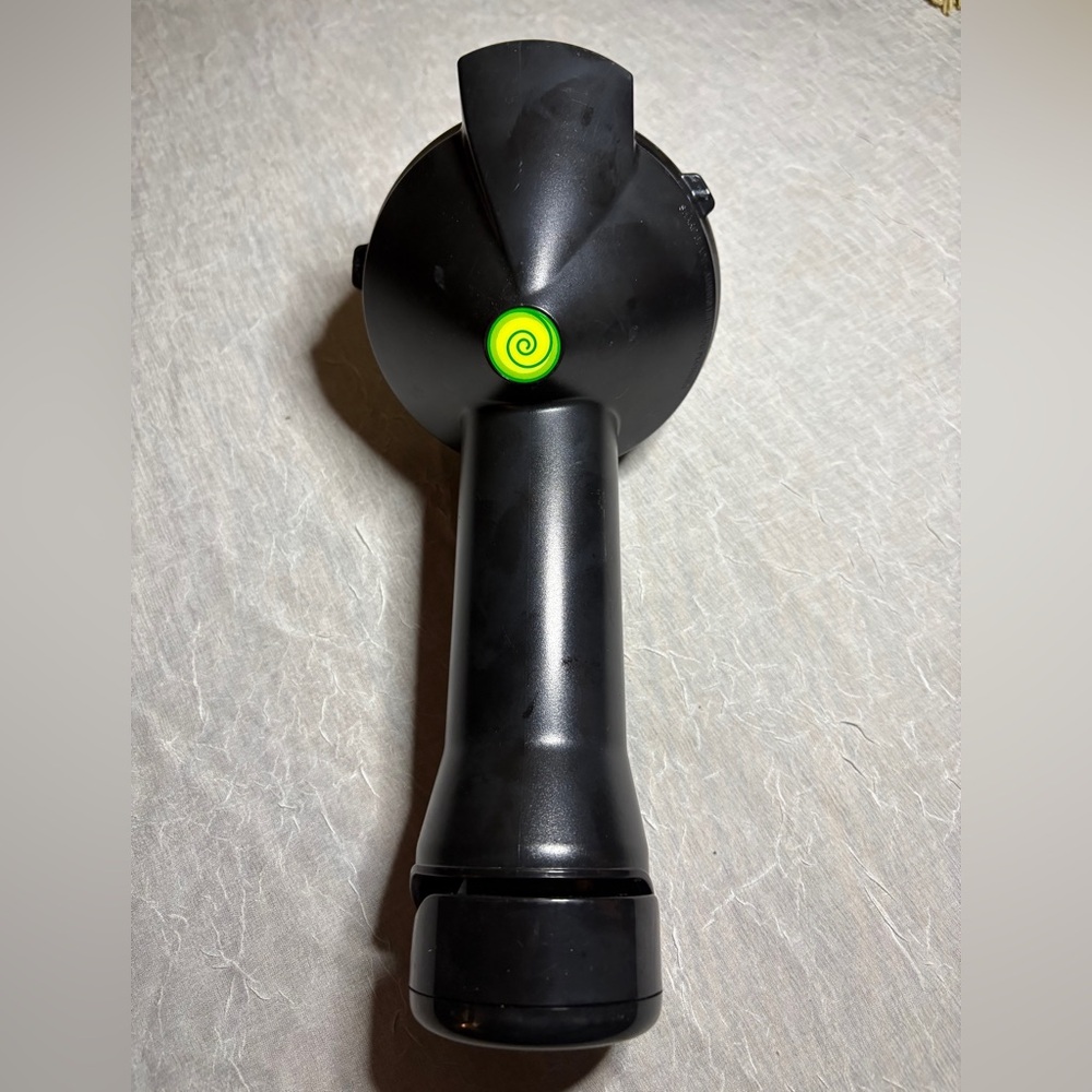 Yonanas 901 Shute Electric Frozen Dessert Maker.  TOP ONLY!!